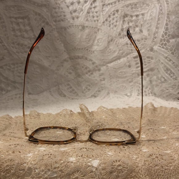 🦋Tortoise Shell Fashion Glasses - Picture 3 of 5